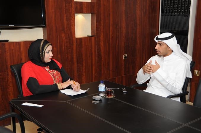 محمد مشعان العتيبي متحدثا للزميلة الاء خليفة 	هاني الشمري﻿