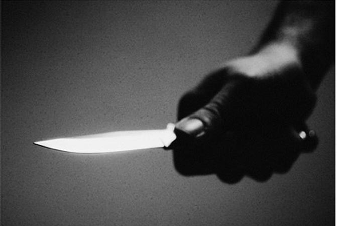 مواطن تدخل لمنع 7 شباب من الاعتداء على رجلي أمن.. فتلقى طعنتين
