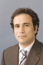 عمرو حمزاوي