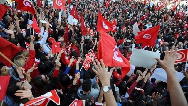 تونس: مظاهرات حاشدة وإضرابات عن الطعام للمعارضة لإجبار حكومة «النهضة» على التنحي