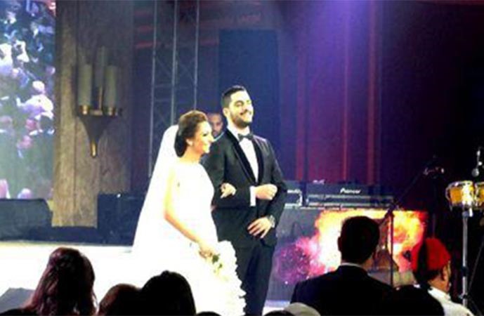 بالصور.. حسن الشافعي يفرج أخيراً عن 11 صورة من زفافه