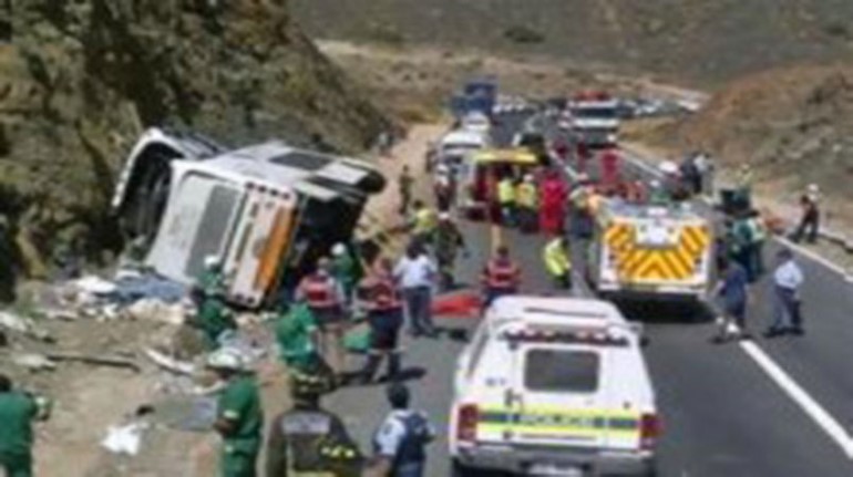 مقتل 43 شخصاً وإصابة 44 بجروح في تصادم حافلتي ركاب على طريق طهران ـ قم