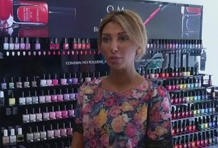 بالفيديو.. طلاء أظافر "حلال" للنساء في بيروت