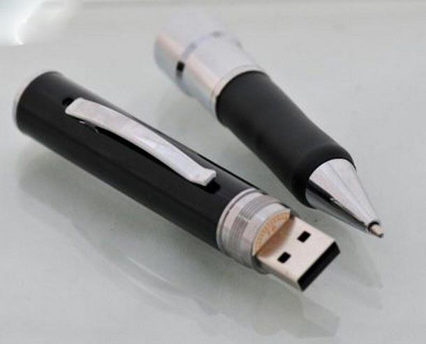 بالصور.. السعودية تضبط كاميرات مخفية في أزرار الملابس والأفياش الكهربائية!