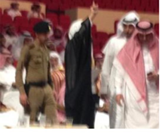 بالفيديو.. «محتسب» يعترض على مشاركة شاعرة تونسية في سوق عكاظ