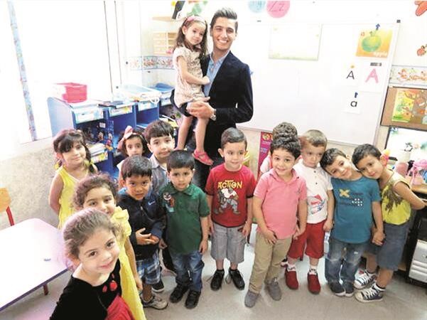  محمد عساف مع اطفال الروضة ﻿