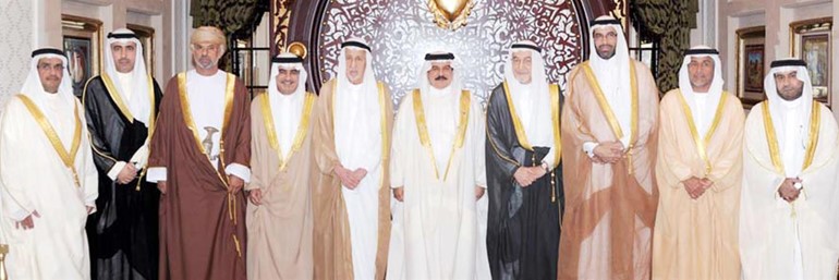 الملك حمد بن عيسى ال خليفة مع رؤساء الدواوين الخليجية﻿