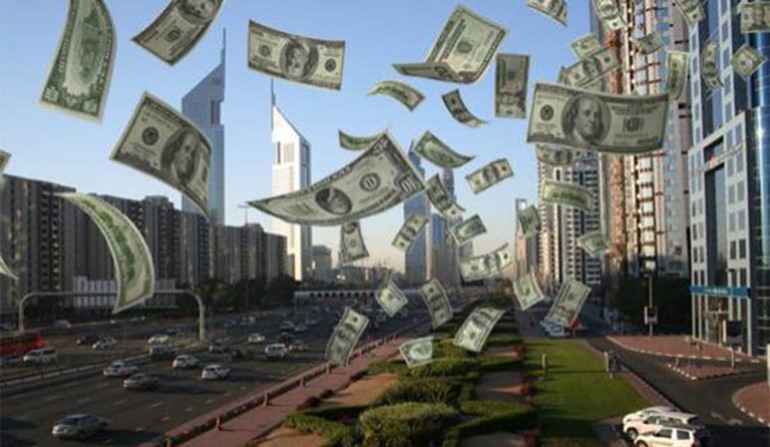 محتالان يدعيان أن سماء دبي تمطر 200 مليون دولار