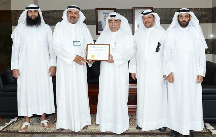 عبدالله السويلم يقدم الشهادة لاسعد السعد﻿
