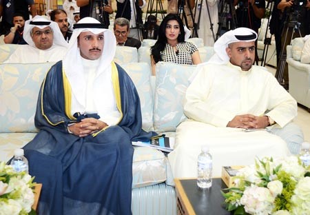 مرزوق الغانم وراكان النصف خلال المؤتمر الصحافي