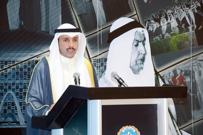 رئيس مجلس الامة مرزوق الغانم يشرح نتائج الاستبيان في مؤتمر صحافي بقاعة الاحتفالات الكبرى في المجلس امس