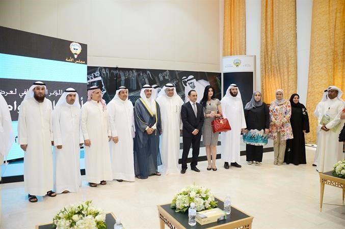 مرزوق الغانم متوسطا الجهات المنفذة للاستبيان الشعبي لاولويات المواطنين