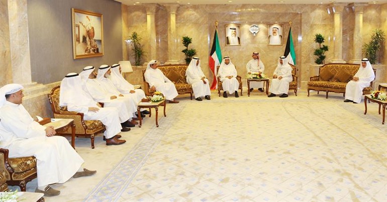 سمو رئيس الوزراء الشيخ جابر المبارك مستقبلا رئيس واعضاء هيئة مكافحة الفساد