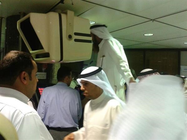 الازدحام تسبب في وجود ظواهر وتصرفات غريبة من بعض المساهمين﻿