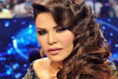 بالفيديو..أحلام تغني للجمبري المشوى في مطعم سعودي