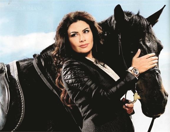 ساعات SAINT HONORE لدى روائع جنيف تزداد تألقاً مع صبا مبارك