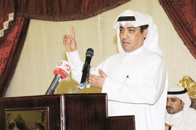 فيصل البوص متحدثا خلال الندوة﻿