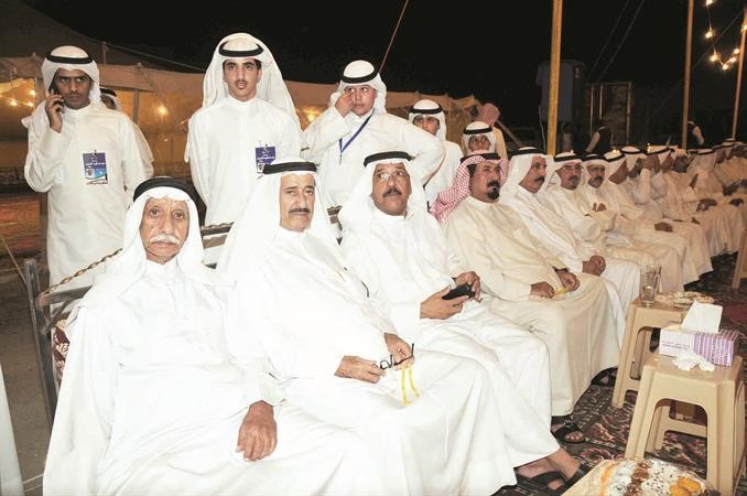 سالم الحماد وعدد من ابناء الدائرة الخامسة﻿