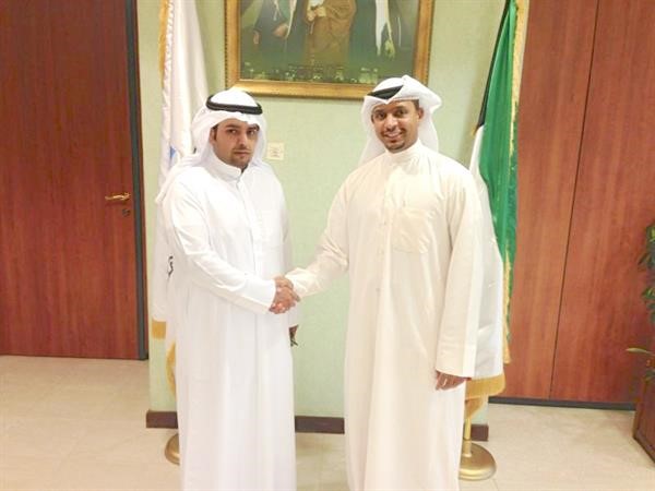 عبدالعزيز السمحان وسالم الشعشوع خلال اللقاء﻿