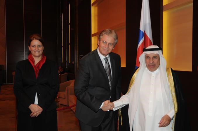 السفير السعودي مهنئا﻿