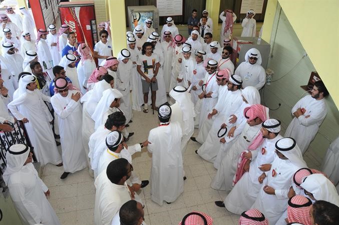 انصار قائمة التالف يحتفلون بالفوز في كلية الاداب
