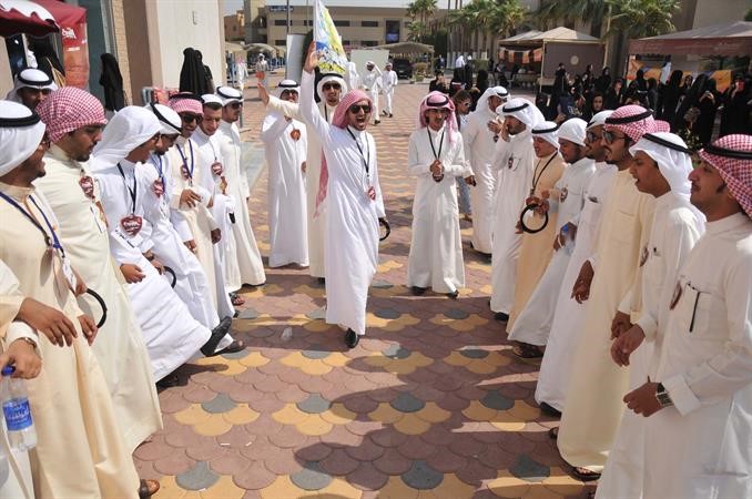 اعضاء قائمة التربوية خلال الاحتفال
