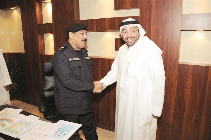 رئيس التحرير الزميل يوسف خالد المرزوق مرحبا بضيف الانباء