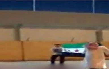 بالفيديو.. مواجهات بين مؤيدي بشار ومعارضيه بعد مباراة القادسية والشرطة