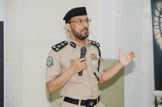 العميد ناصر العنزي عرض مشاريع الادارة العامة للمرور لمعالجة المشاكل المرورية 