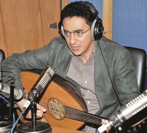 القعود اثناء لقائه في القمندة