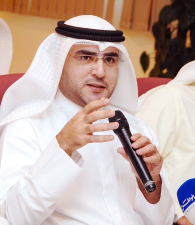 دعبدالكريم الكندري متحدثا