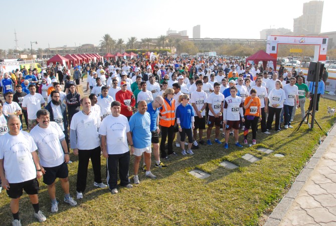 مجموعة من المشاركين في سباق Run Q8الخيري العام الماضي