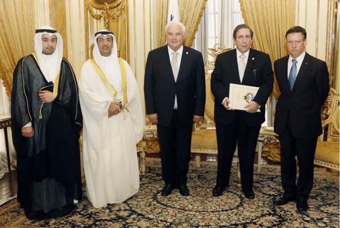 السفير محمد الشبو لدى تقديم اوراق اعتماده 