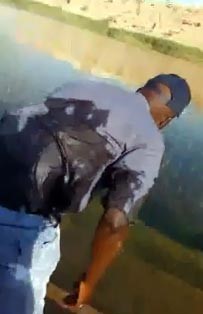 بالفيديو.. خليجي يتميلح ويستعرض امام زوجته ... والنتيجة طيحة معتبرة!
