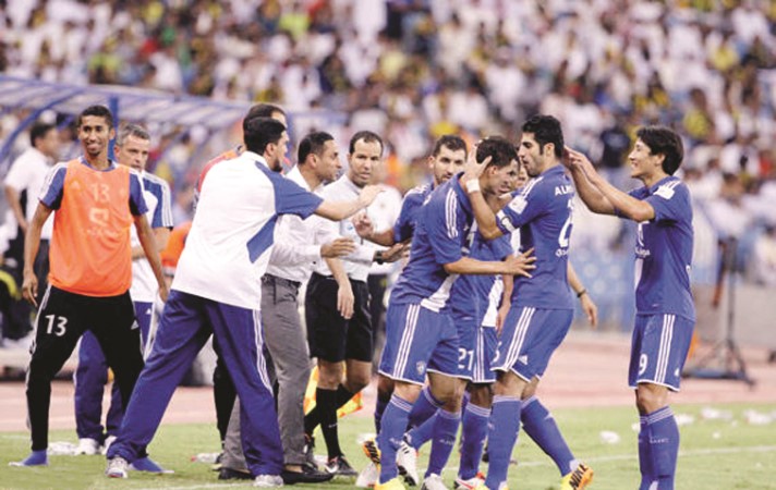 فرحة لاعبي الهلال بهدف نيفيز الاول