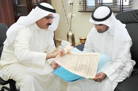 ويطلع على الجدول المدرسي	هاني عبدالله