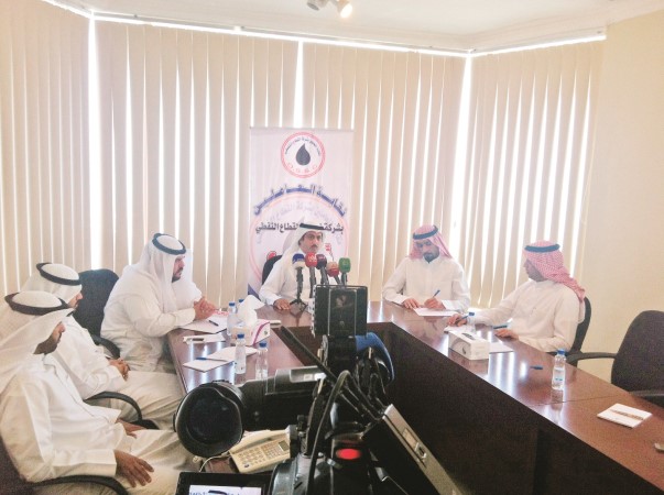 المشاركون في المؤتمر الصحافي 