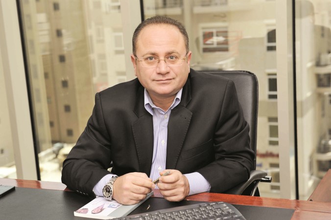 دهادي الخضري رئيس قسم المختبرات في مستشفى رويال حياة	هاني عبدالله
﻿