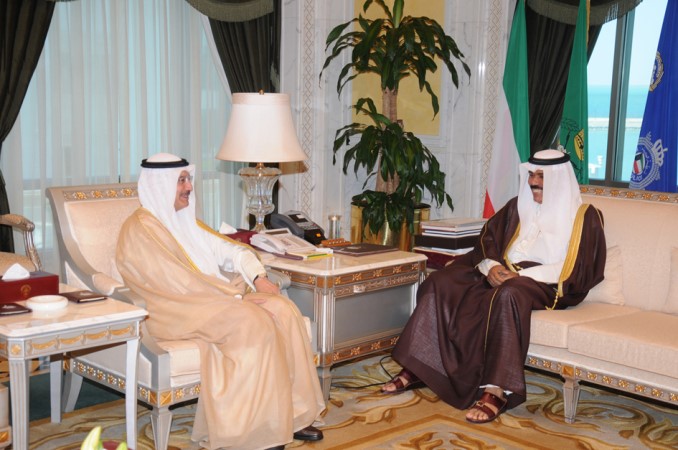سمو نائب الامير خلال لقائه السفير مساعد الهارون﻿