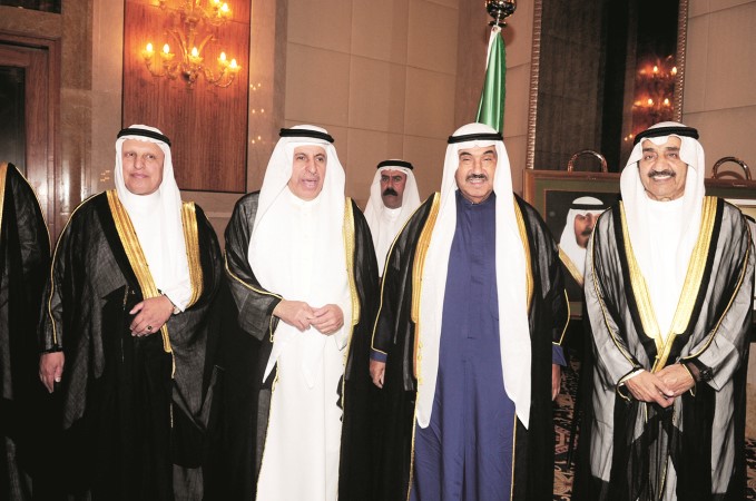 جاسم الخرافي وسمو الشيخ ناصر المحمد يهنئان
