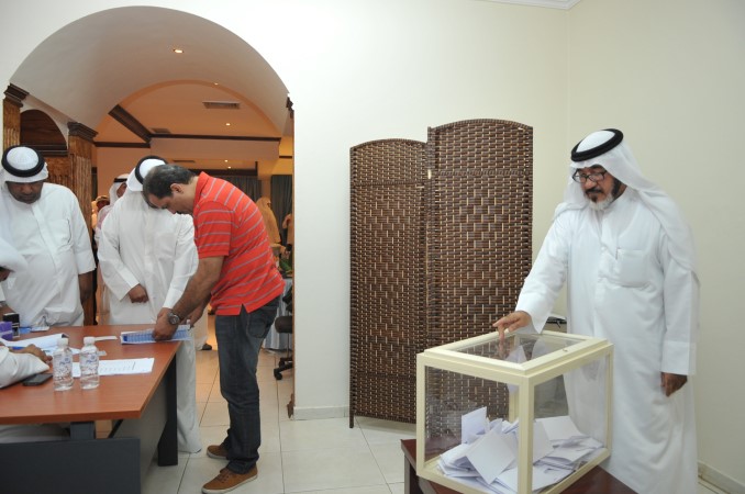 الزميل يوسف عبدالرحمن يدلي بصوته﻿