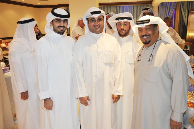 عبدالله بوفتين مع بعض المشاركين﻿
