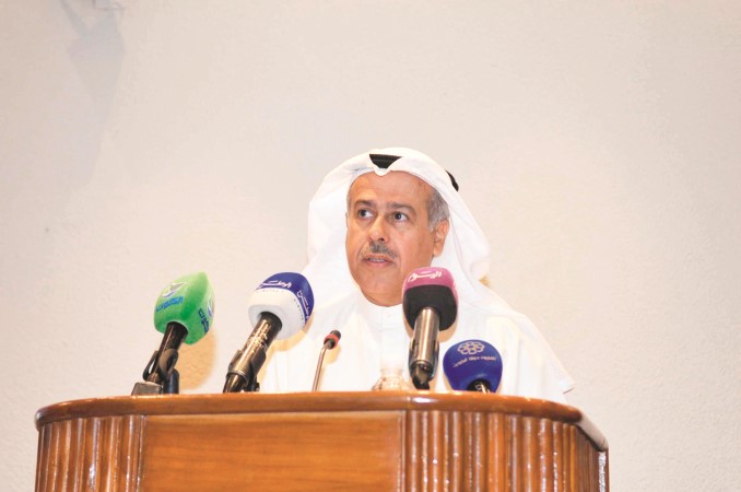 دمحمد الراشد متحدثا في الندوة سعود سالم