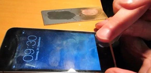بالفيديو.. قراصنة يزعمون اختراق بصمة تأمين "آي. فون 5 إس"