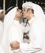وترحيب باحد الناخبين﻿