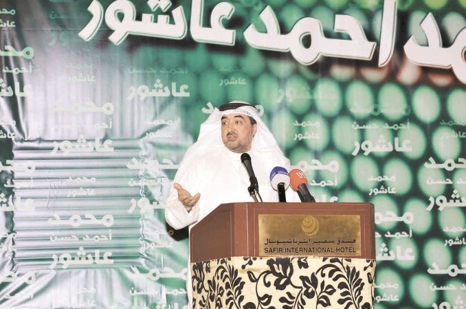 محمد عاشور متحدثا خلال الندوة