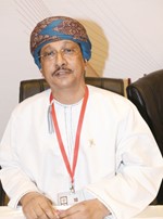  رئيس الوفد العماني محمد النهاري 
