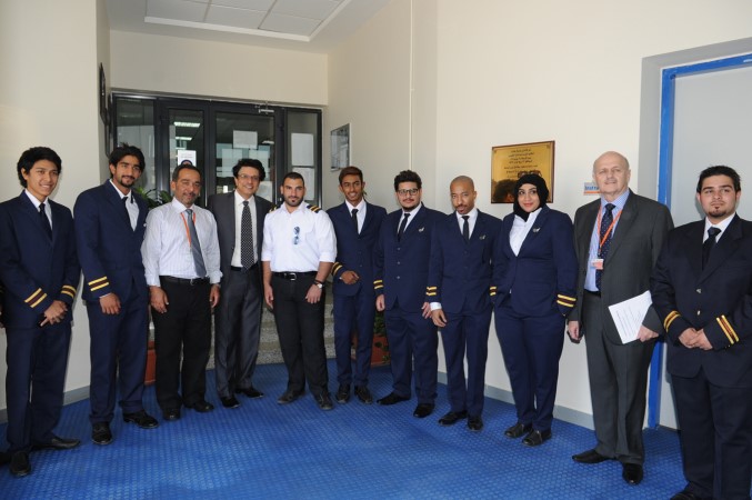 الرفاعي متوسطا طاقم العمل في القسم