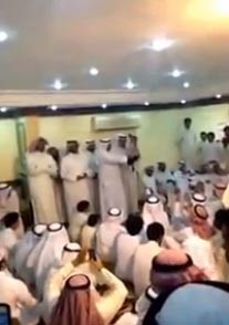 بالفيديو..  لحظة اصطياد صقر في بر الكويت ومزاد بيعه يرسو على 20 الف دينار 