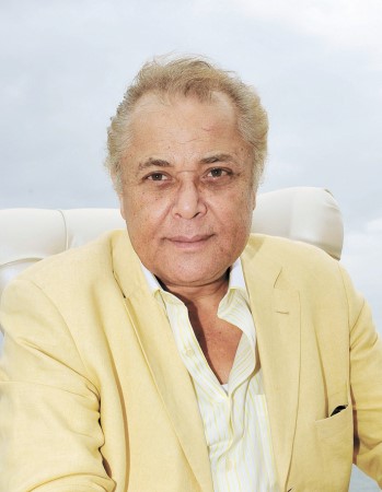 محمود عبدالعزيز﻿